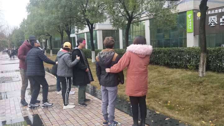 盲人与哑巴